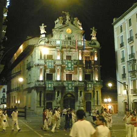 Calle Ansoleaga A 100 Mts Del Ayuntamiento Памплона Экстерьер фото